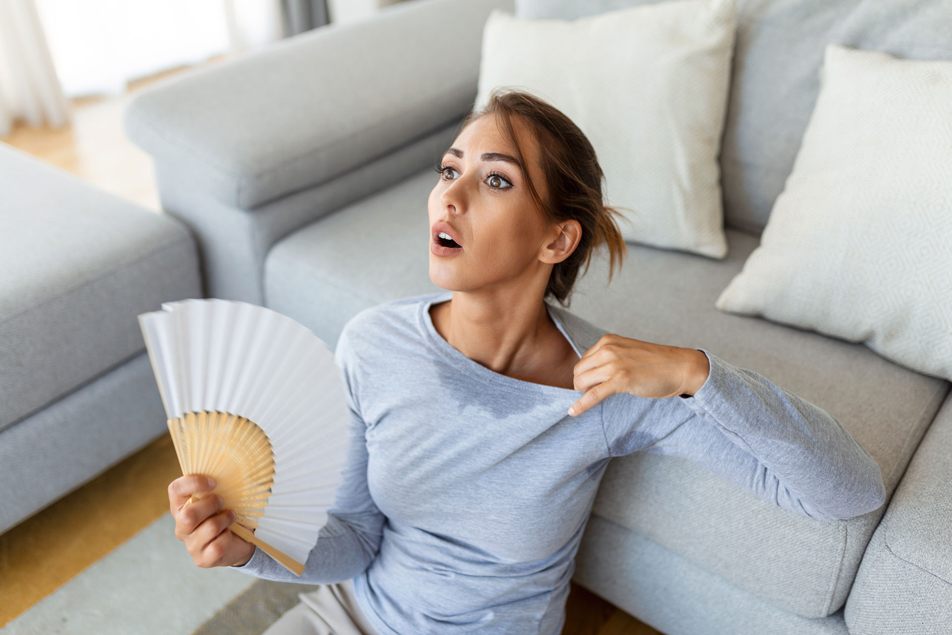 Affrontare il caldo torrido con un divano in tessuto pulito: Il segreto per il comfort estivo