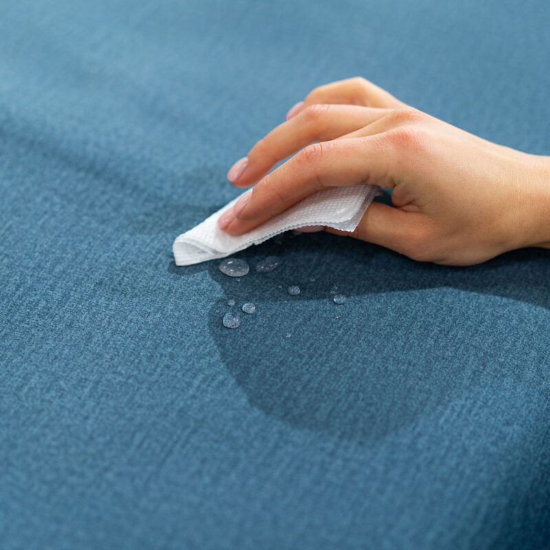 Trattamento antibatterico per divani in tessuto: una soluzione per una pulizia più igienica